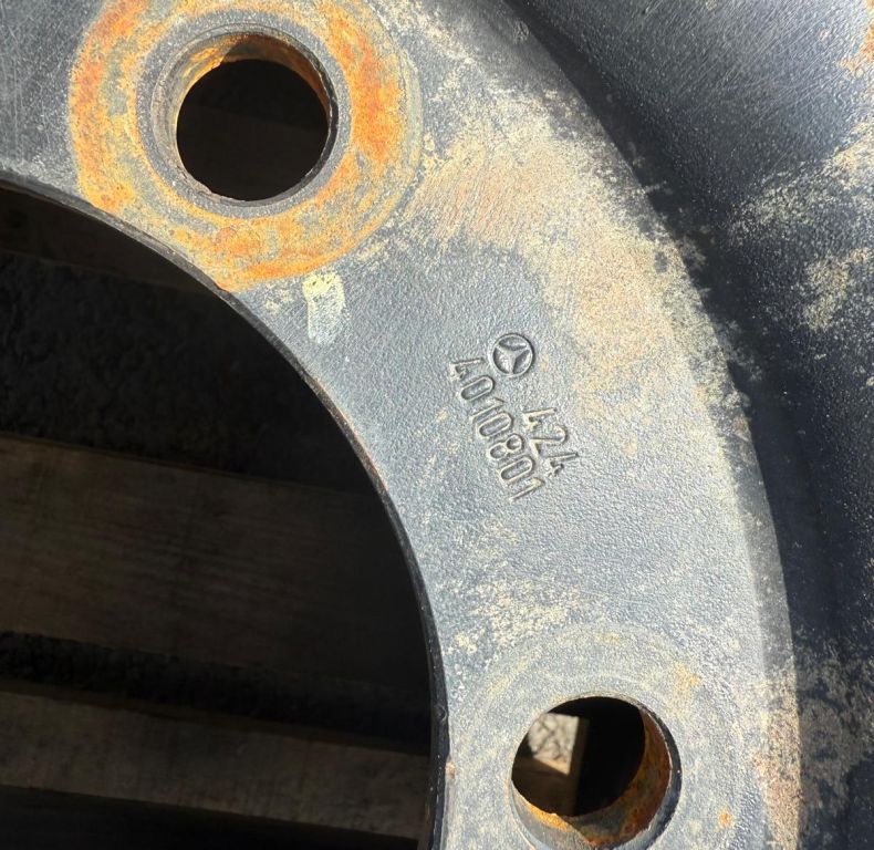 SET 4 USED RIMS 424 401 0801