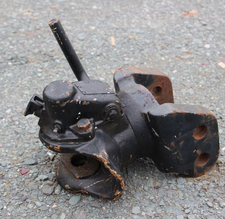 PIN-ON ROCKINGER TOW HITCH