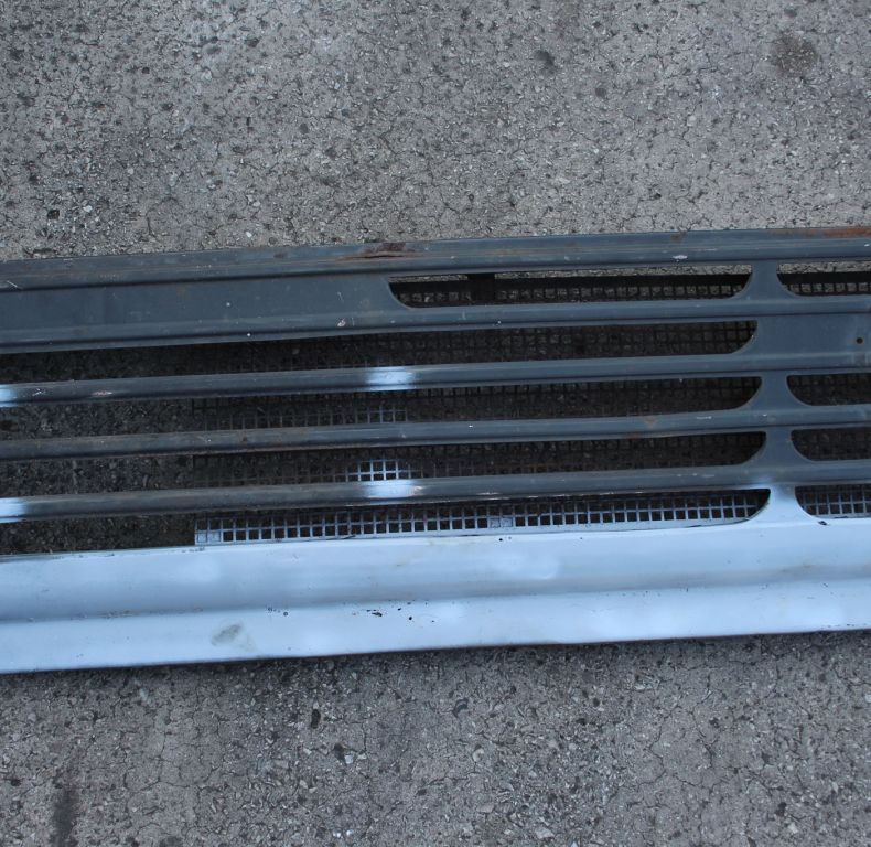 USED GRILLE TO SUIT U1000 424 121 MODELS