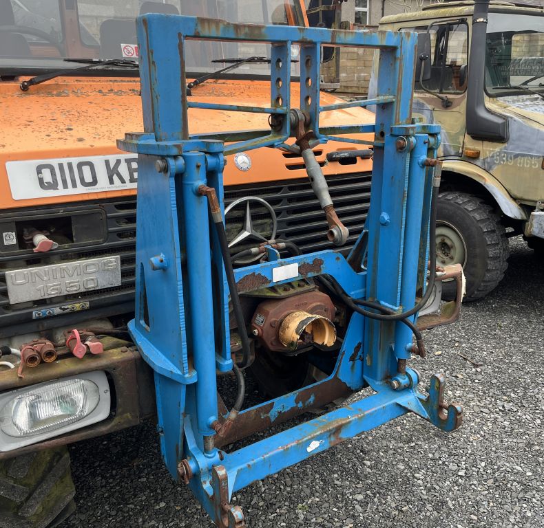 CLOSE COUPLED FRONT LINKAGE