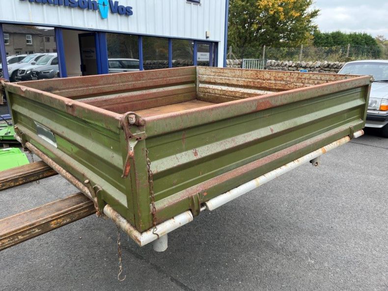 3 WAY TIPPING BODY 406-427