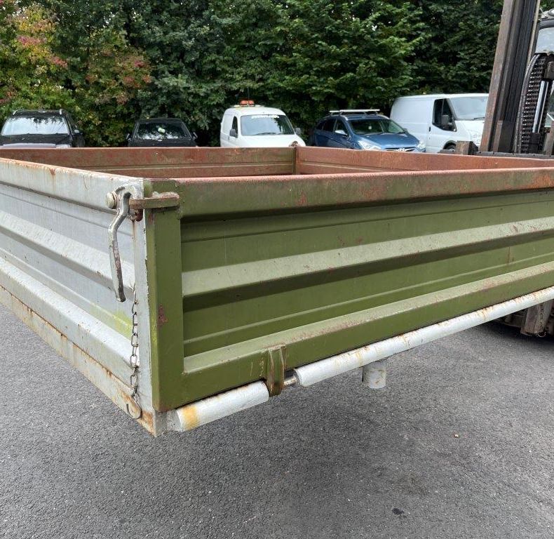 3 WAY TIPPING BODY 406-427