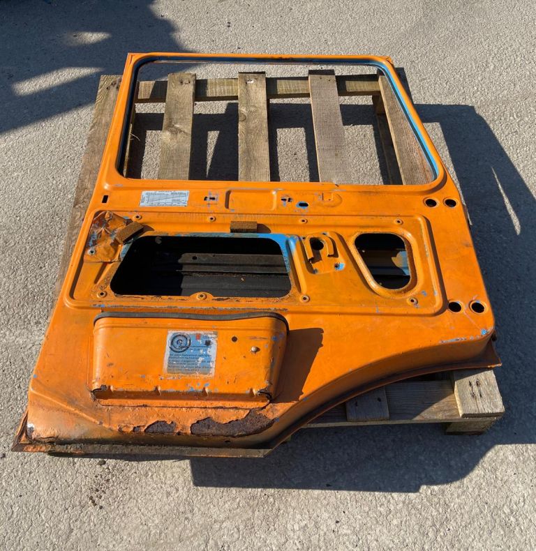 LEFT HAND DOOR SBU U1000-2450