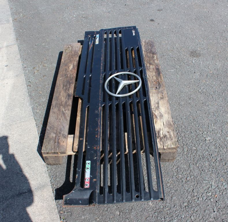 Used grille to suit U2100-2450 models