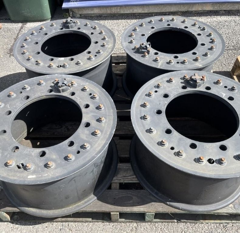 HUTCHINSON SPLIT RIMS 10 BOLT