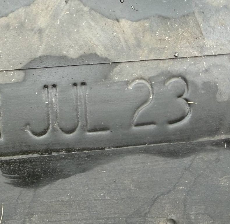 365/80R20 BKT EARTHMAX X2