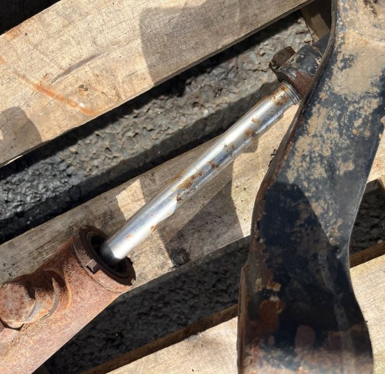 MB TRAC STEERING RAM & TRACKROD