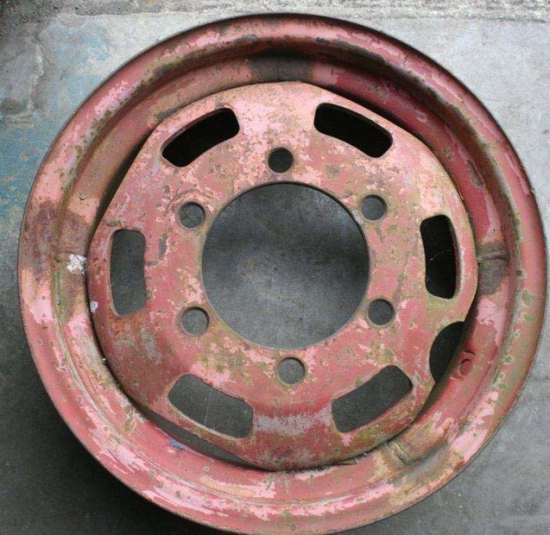 x1 used 5.5x18" wheel rim