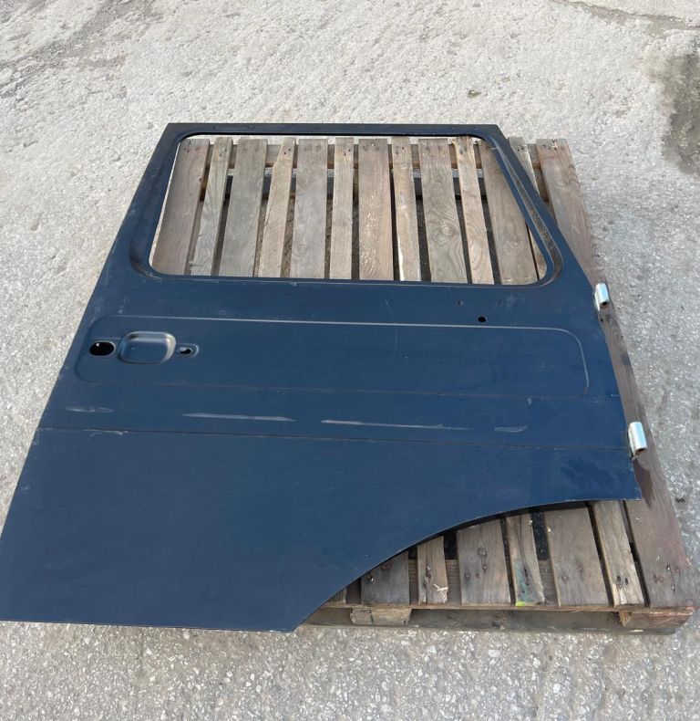 NEW/OLD STOCK DOOR ALL SQUARE CAB MODELS