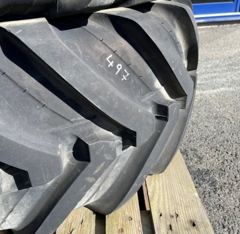 2x 400/70x20 Michelin