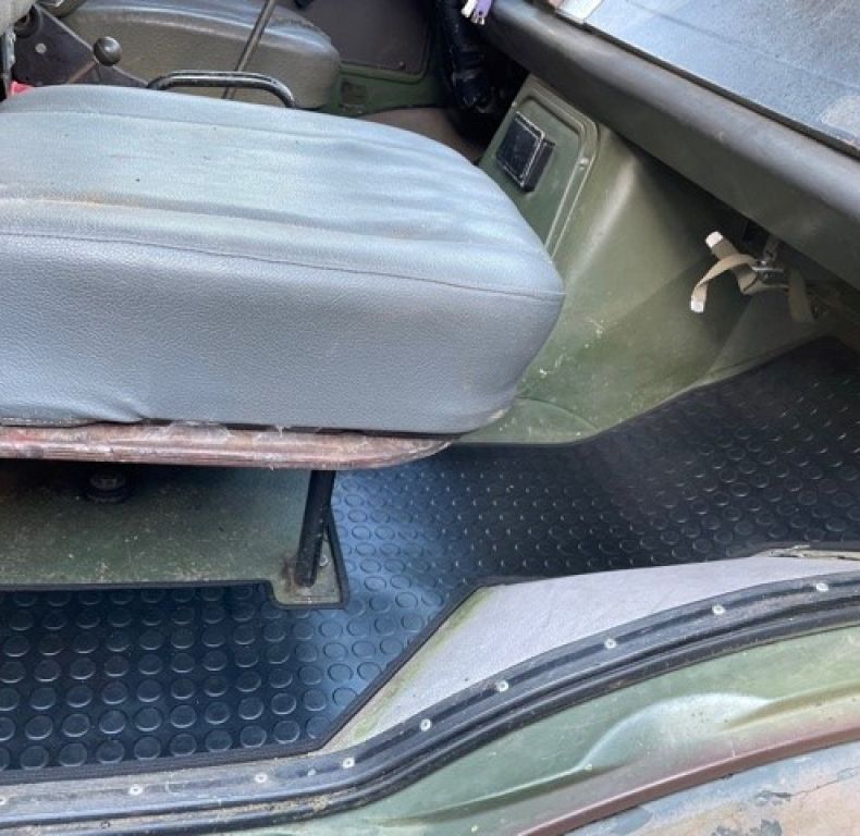 PAIR OF FLOORMATS TO SUIT U1300L & U3000/4000/5000