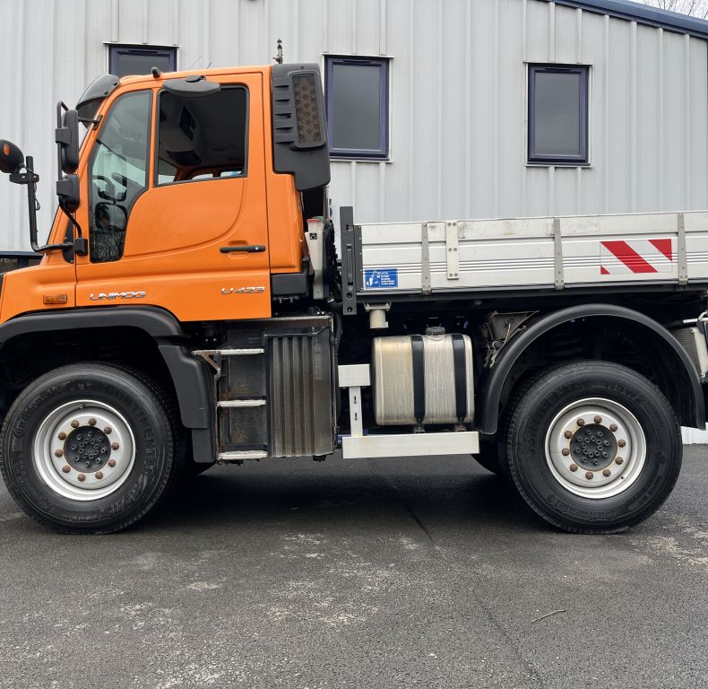 2016 U423 - ONE OWNER FROM NEW