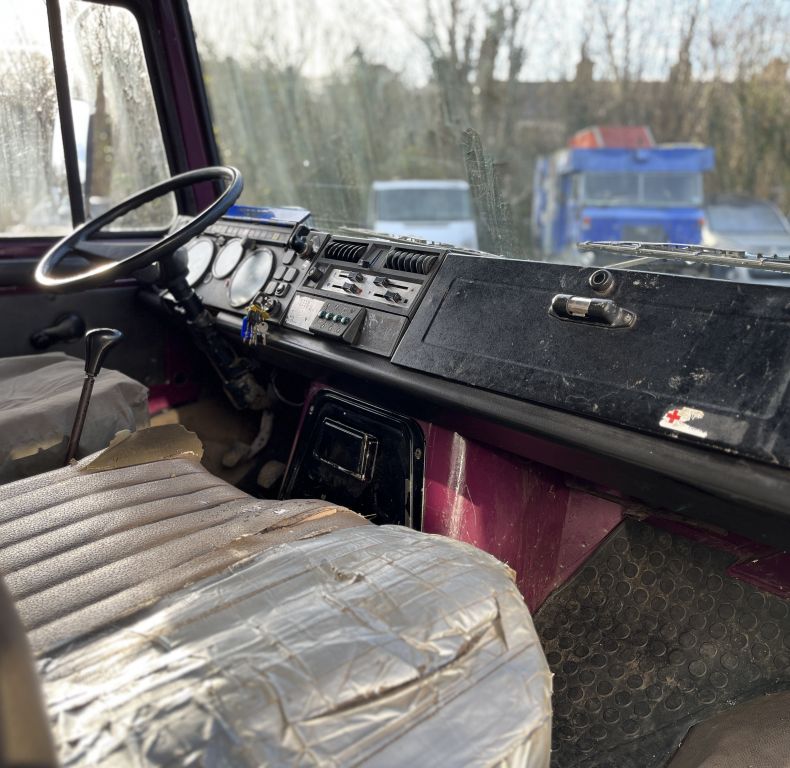 U1300L 3 WAY TIPPER - GREAT VALUE