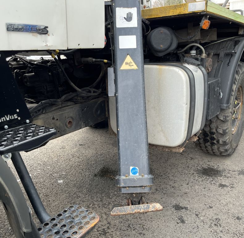 U4000 WITH 15M ACCESS PLATFORM