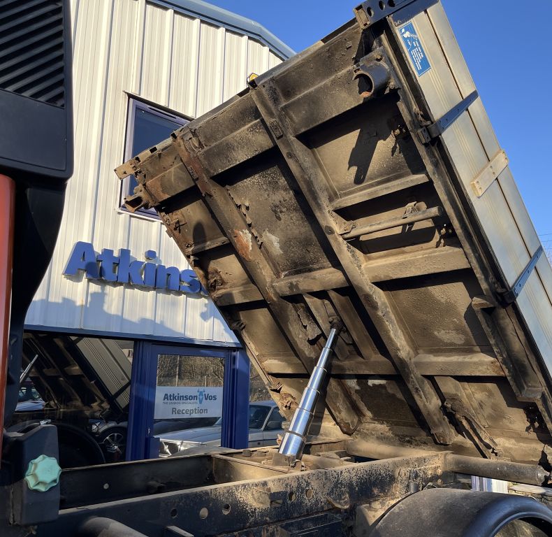 U400 AG REGISTERED WITH PICK-UP HITCH