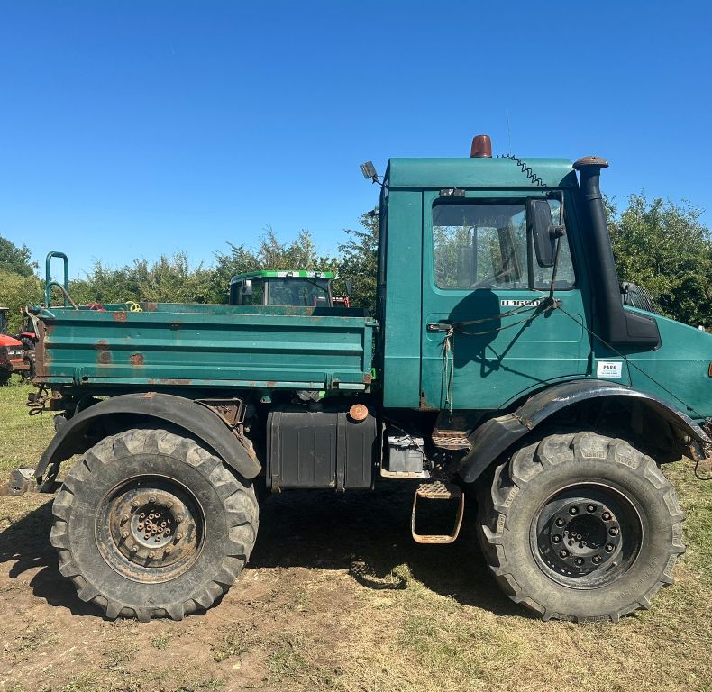 U1600AG REAR LINKAGE & HITCH