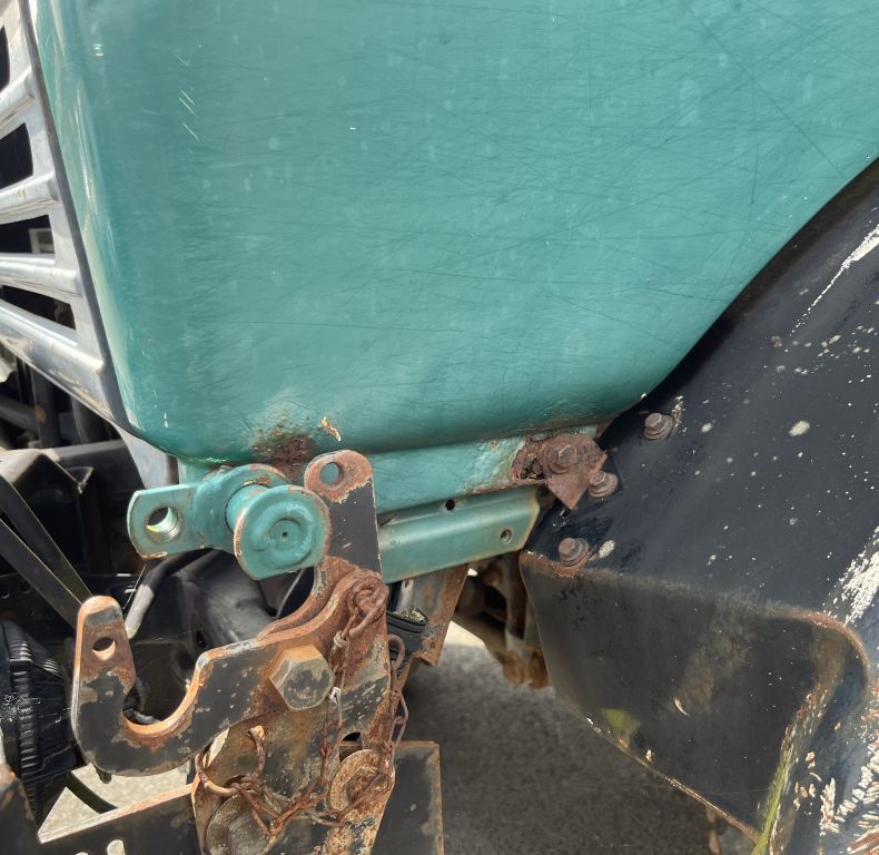 U1600AG REAR LINKAGE & HITCH