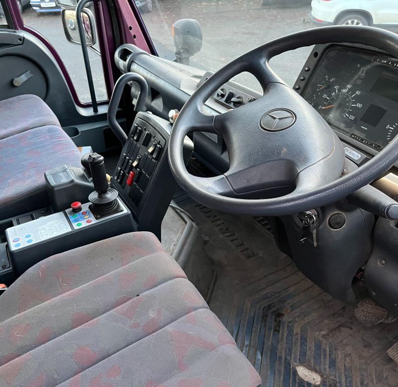 U400 6 CYL AG REG C/W PICK UP HITCH