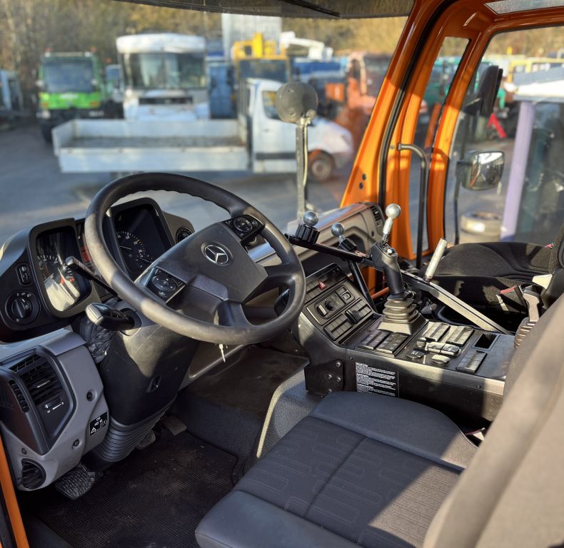 DIRECT GERMAN MOTORWAY MAINTENANCE UGE U527 - 2014