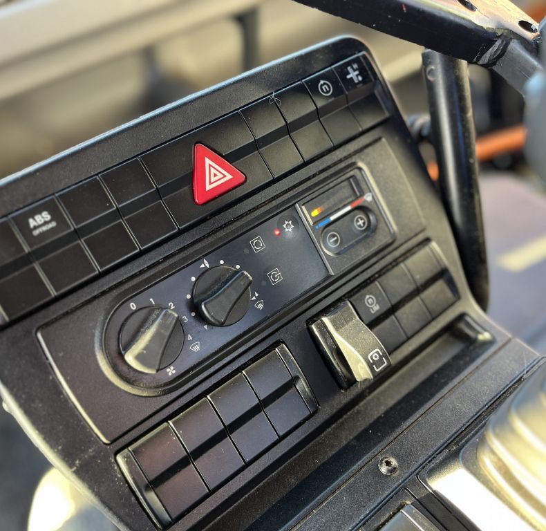 DIRECT GERMAN MOTORWAY MAINTENANCE UGE U527 - 2014