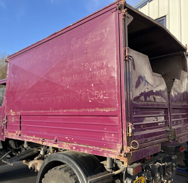 U1300L 3 WAY TIPPER - GREAT VALUE