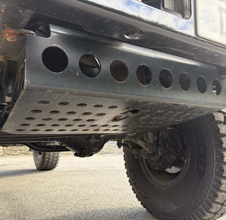 ONE-OFF CUSTOM BUILD - STUNNING TRUCK!