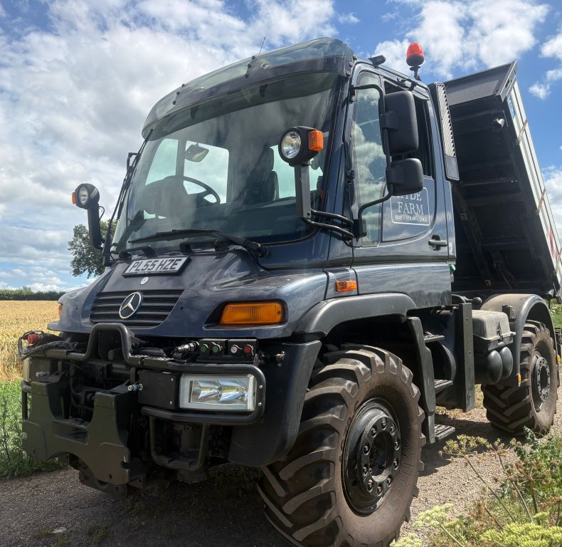 U400 WITH PICK UP HITCH