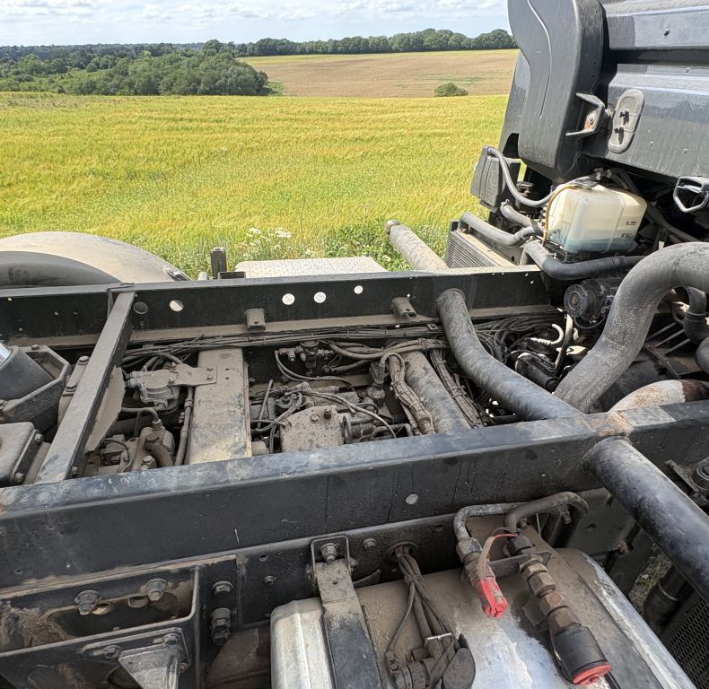 U400 WITH PICK UP HITCH