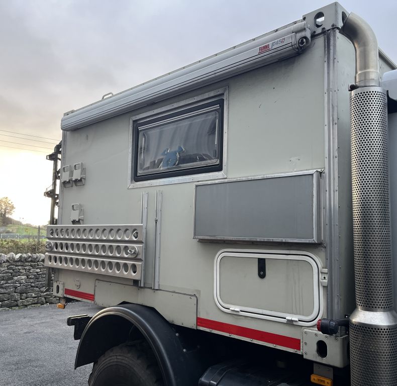 ZEPPELIN EX-MILITARY BOX - WELL EQUIPPED CAMPER CONVERSION