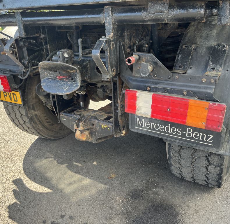 U400 AG REGISTERED WITH PICK-UP HITCH