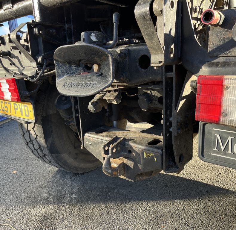 U400 AG REGISTERED WITH PICK-UP HITCH