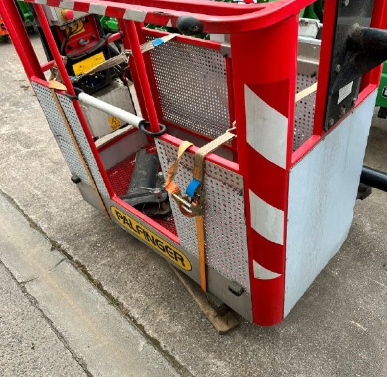 2017 U5023 PALFINGER CRANE LOW KMS/HRS