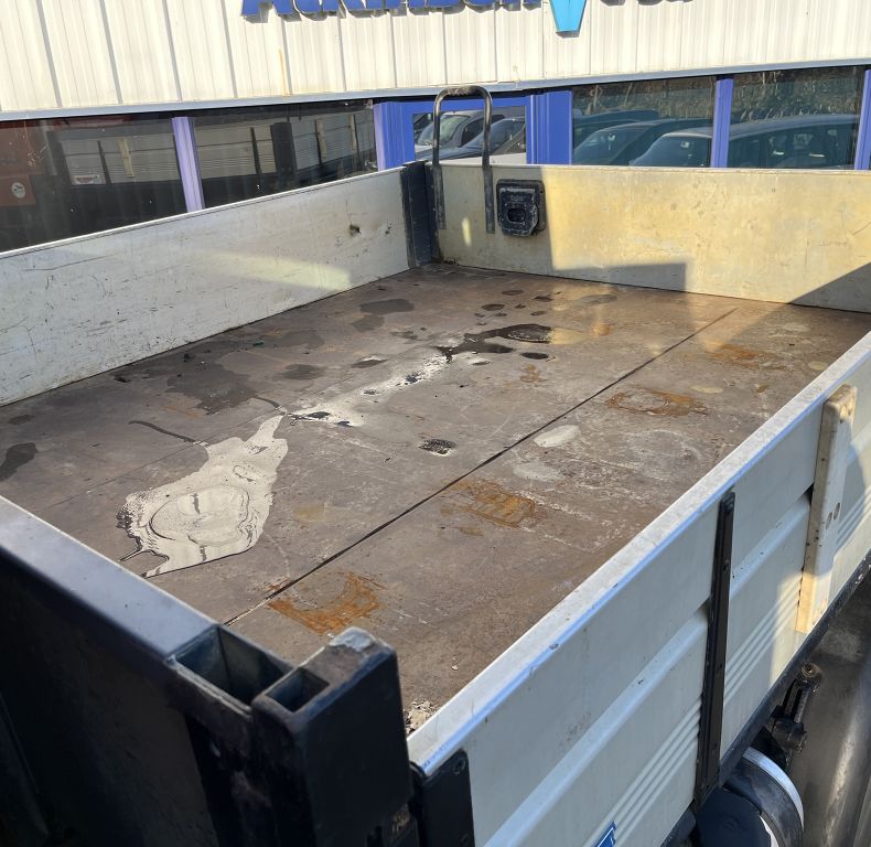 U400 AG REGISTERED WITH PICK-UP HITCH