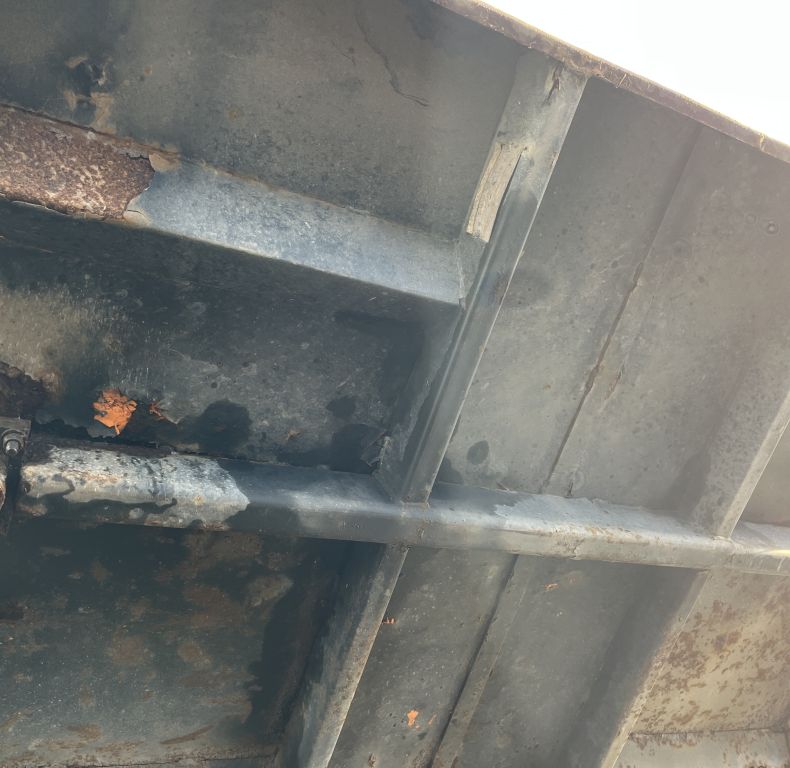 U1300L 3 WAY TIPPER - GREAT VALUE