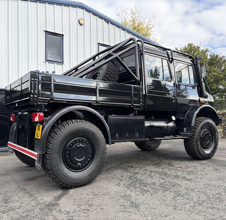 ONE-OFF CUSTOM BUILD - STUNNING TRUCK!