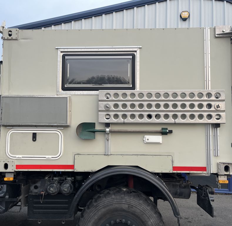 ZEPPELIN EX-MILITARY BOX - WELL EQUIPPED CAMPER CONVERSION