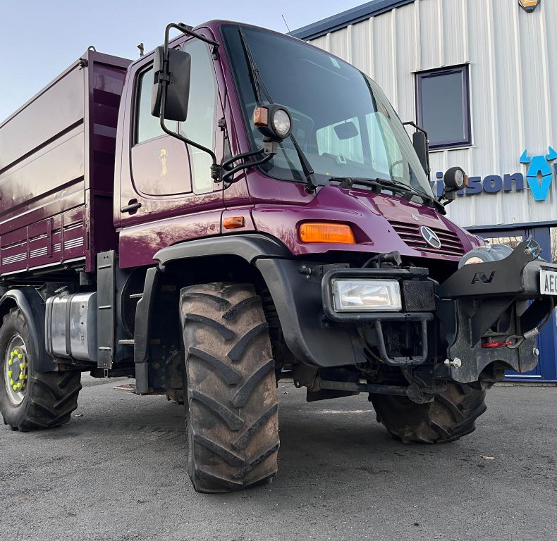 U400 6 CYL AG REG C/W PICK UP HITCH