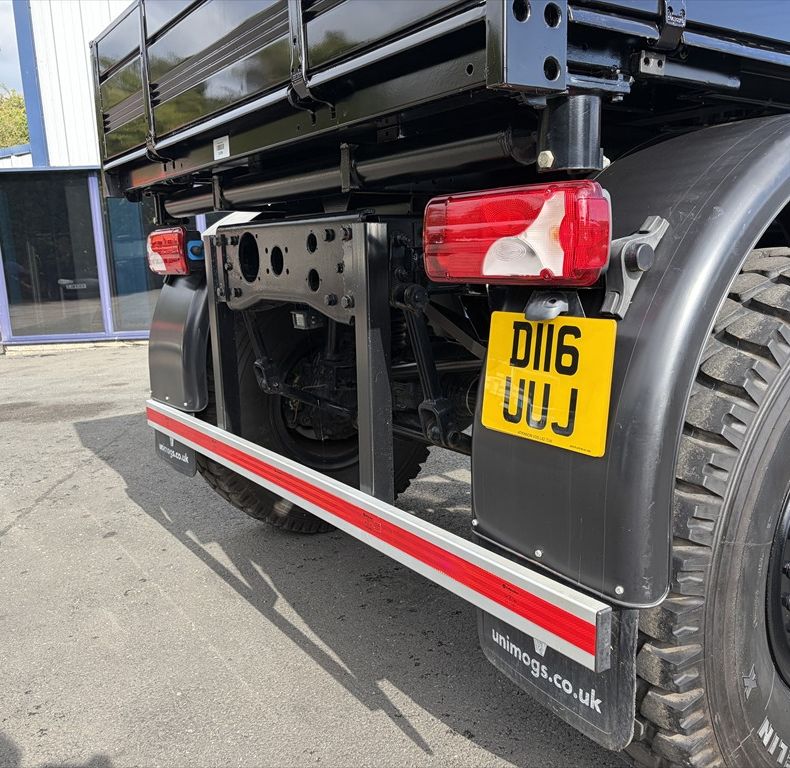 ONE-OFF CUSTOM BUILD - STUNNING TRUCK!