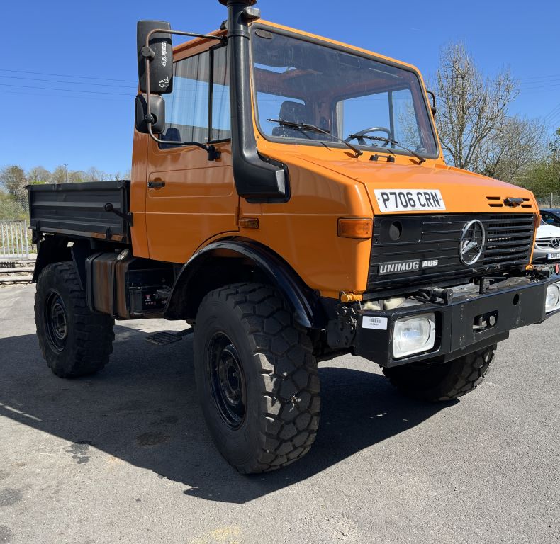 U1400 TOWING MACHINE