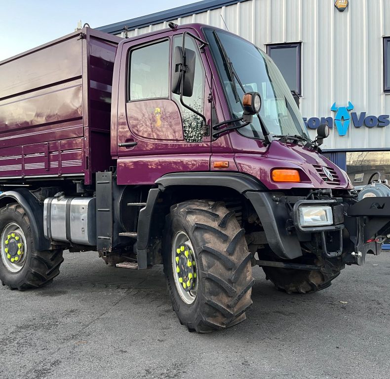 U400 6 CYL AG REG C/W PICK UP HITCH