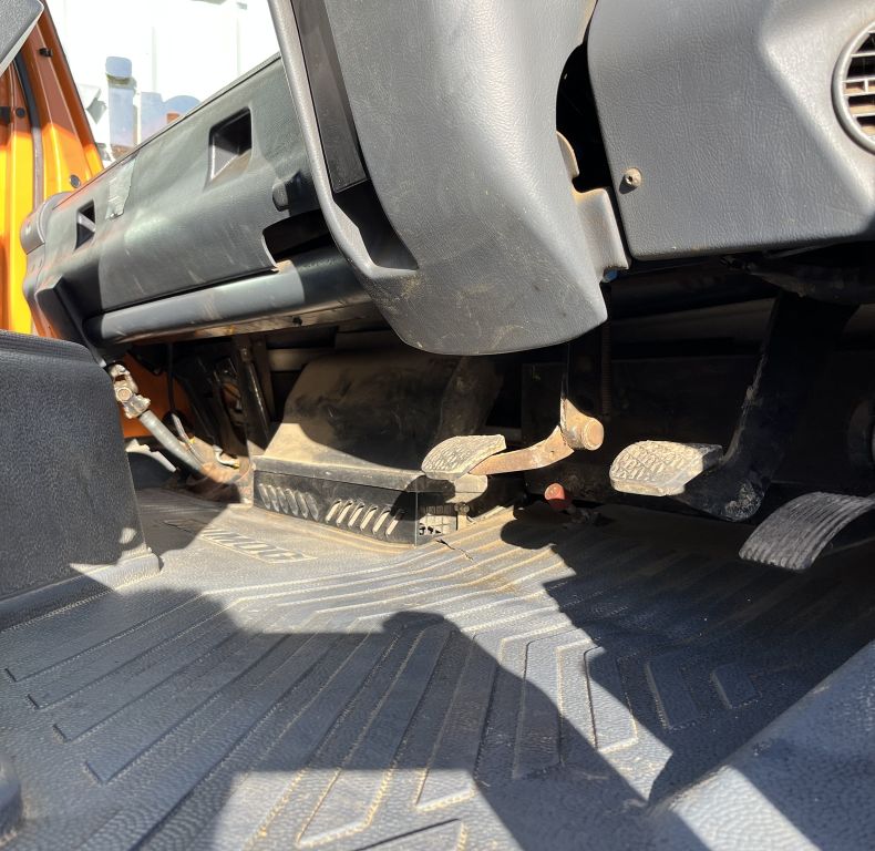 U400 AG REGISTERED WITH PICK-UP HITCH