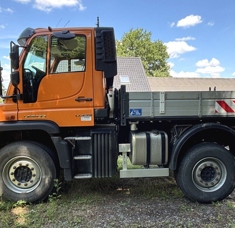 2016 U423 - ONE OWNER FROM NEW