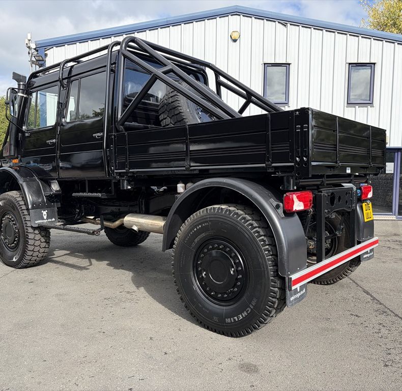 ONE-OFF CUSTOM BUILD - STUNNING TRUCK!