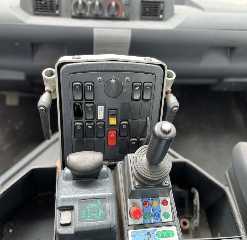 U400 170HP 4 CYL UNIMOG