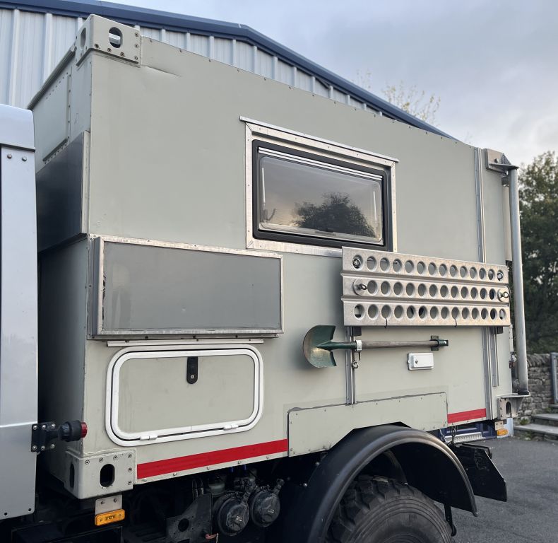 ZEPPELIN EX-MILITARY BOX - WELL EQUIPPED CAMPER CONVERSION