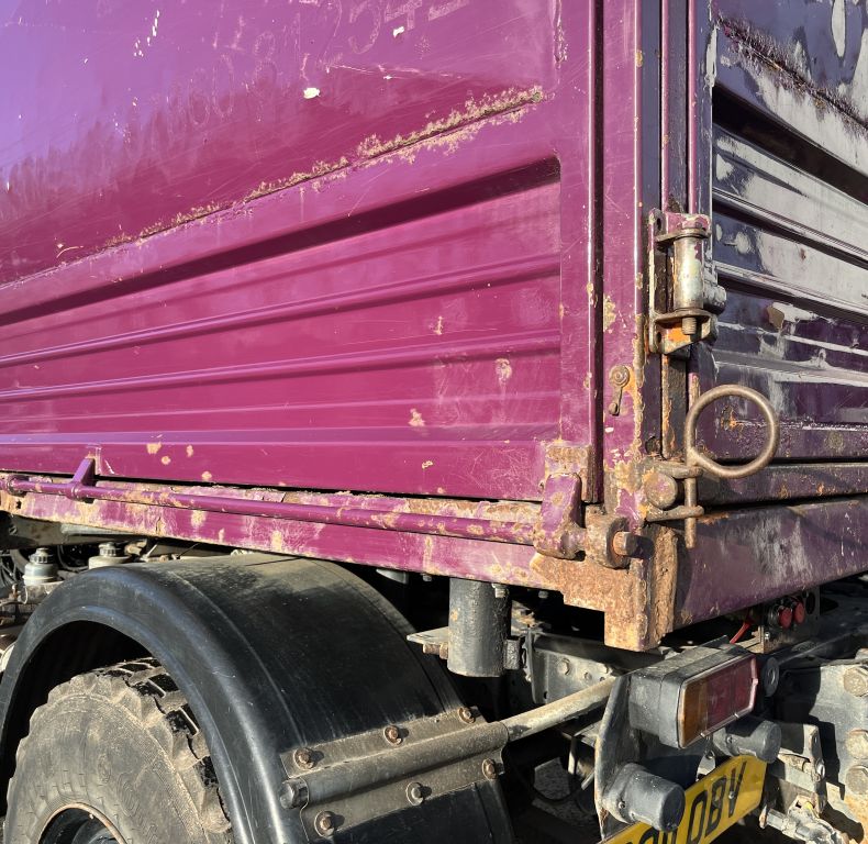 U1300L 3 WAY TIPPER - GREAT VALUE