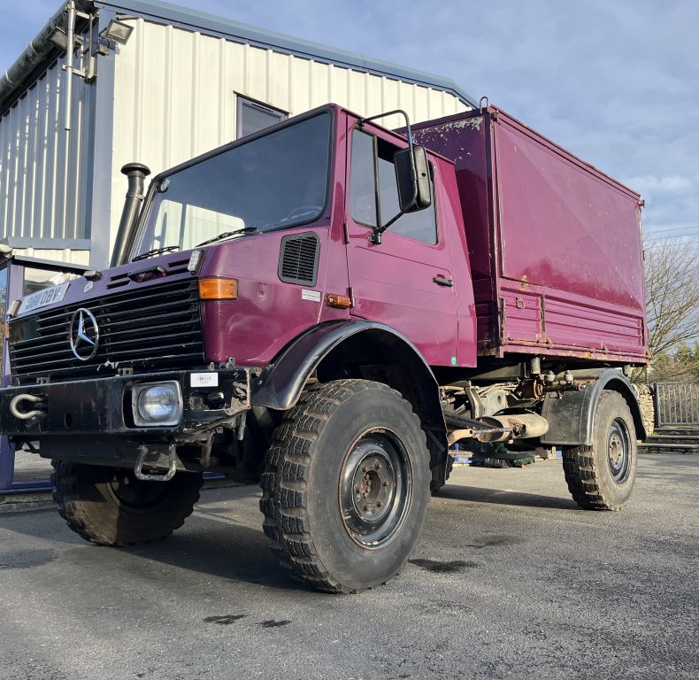 U1300L 3 WAY TIPPER - GREAT VALUE