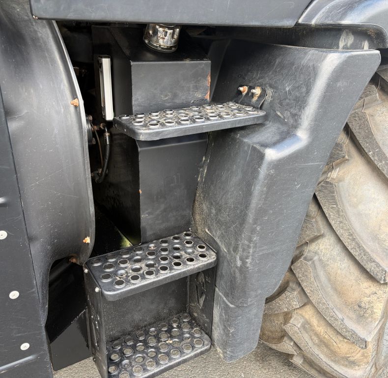 U400 AGRICULTURAL 270HP