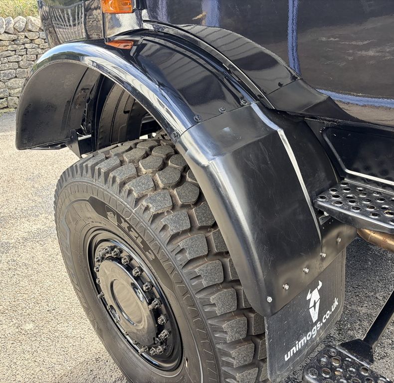 ONE-OFF CUSTOM BUILD - STUNNING TRUCK!
