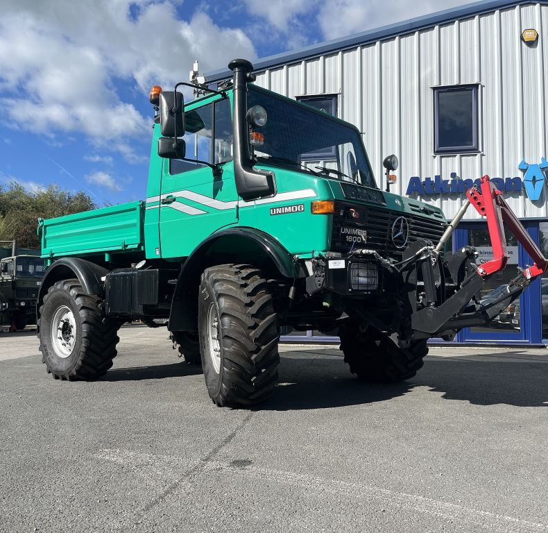 U1600 AG SPEC; FRONT & REAR LINKAGE, PTO, 3 WAY TIP